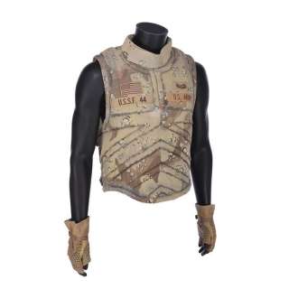 UNIVERSAL SOLDIER (1992) - Lot 429 - Luc Deveraux‘s (Jean-Claude Van Damme) Vest and Gloves