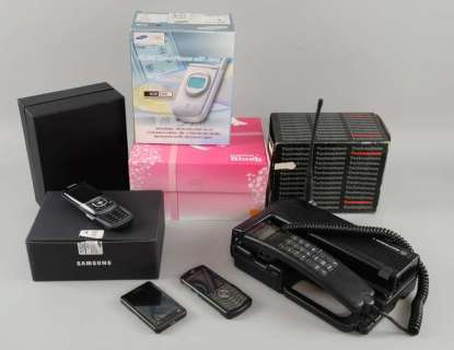 Revised Description - Vintage mobile phones including Samsung, SGH600, SGHC100, SGHN100 x2,… | Ewbank’s
