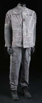 Terminator Genisys - Lot 21 - Kyle Reese‘s Stunt Battle Fatigues