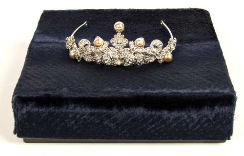 Hero Tiara worn by Amanda Bynes in What a Girl Wants | Blacksparrow