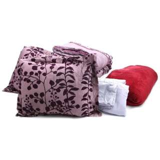 Twilight (2008) | Bella Swan’s Bedding | Propstore