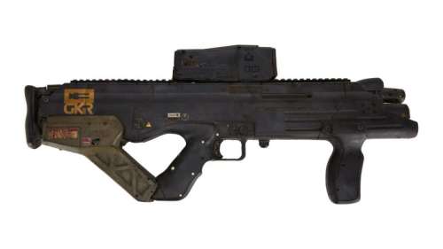 Lot 88 - Elysium | Stunt Cousar Crowe Assault Rifle Prop