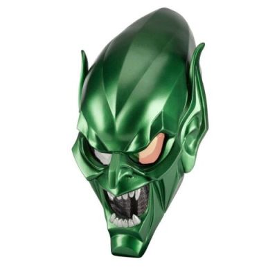 SPIDER-MAN (2002) - Lot #333 : Green Goblin‘s (Willem DaFoe) Paint Test Goblin Helmet