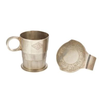 TOMBSTONE (1993) - Lot #408 : Doc Holliday‘s (Val Kilmer) Whiskey Cup from Twirling Scene