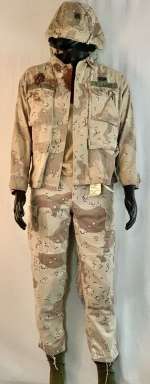 Lot 322 - Three Kings (1999) - "Conrad Vig" Spike Jonze Military Costume