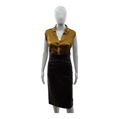 Lot 12: Crime 101 Sharon Screen Worn Skirt, Necklace & Blouse Ch 12 Sc 141 | VIP Fan Auctions