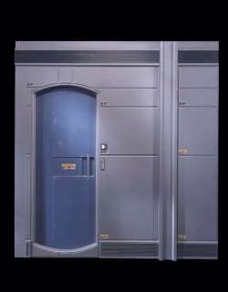 Star Trek - Lot 163 - ENTERPRISE NX-01 CORRIDOR WALL AND DOOR