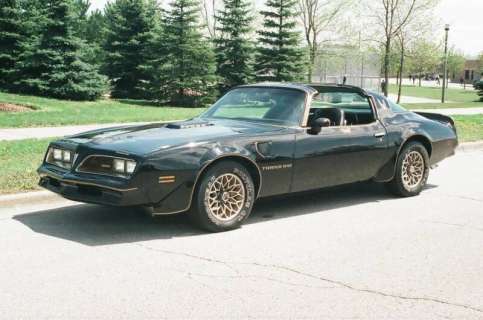 BURT REYNOLDS “SMOKEY AND THE BANDIT” 1977 PONTIAC TRANS AM COUPE - Y82 SPECIAL EDITION | Julien’s