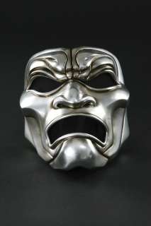 Lot 1037 - Hero Immortal mask and shield from 300