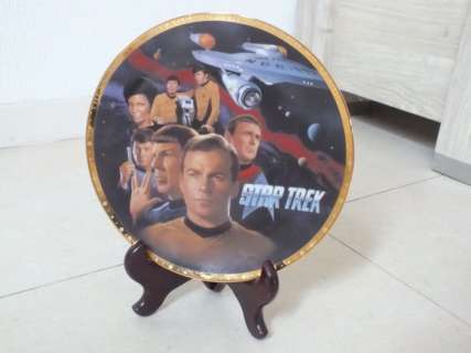 Star Trek | Star Trek - The Crew - Numbered Collector’s Plate - Unesco - William Shatner | Catawiki