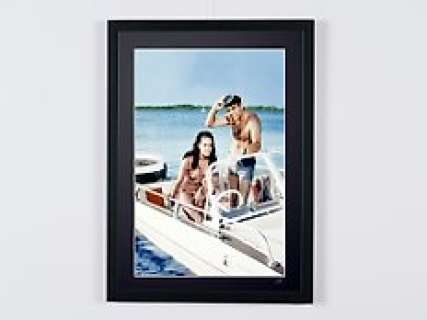 Sean Connery & Martine Beswick on Set, James Bond 007: Thunderball | James Bond 007: Thunderball, Sean Connery & Martine Beswick on set - Fine Art Photography - Luxury Wooden Framed 70X50 cm - Limited Edition Nr 01 of 30 - Serial ID 19097 - - Original Certificate (COA), Hologram Logo Editor and QR Code | Catawiki