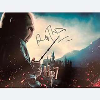 Harry Potter - Signed by Ralph Fiennes (Voldemort) | Catawiki