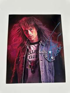 Stranger Things - Signed by Joseph Quinn (Eddie) | Catawiki