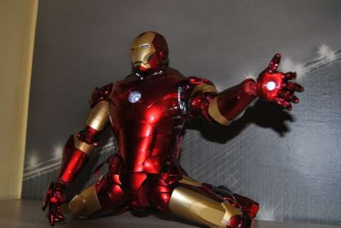 Marvel - Figure - Iron Man Mk III figure with light-up chest and hands - Plastic, Aluminium | Catawiki