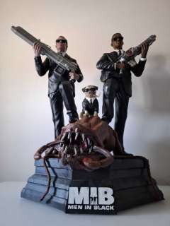 MIB - Men in Black - Statue, handpainted on custom Base - 58 cm high - Tommy Lee Jones and Will Smith - 1:4 | Catawiki