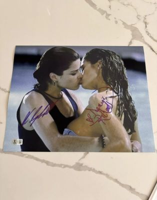 Wild Things - Neve Campbell & Denise Richards – Double Signed 11x14" Photo – Beckett BAS Certified | Catawiki