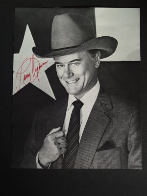 Dallas - Signed by Larry Hagman (+) with Letter of Authenticity - Photo, Autograph | Catawiki