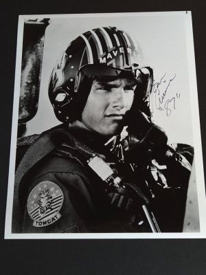 Top Gun - Signed by Tom Cruise (Pete "Maverick" Mitchell) - With Letter of Authenticity - Photo, Autograph | Catawiki