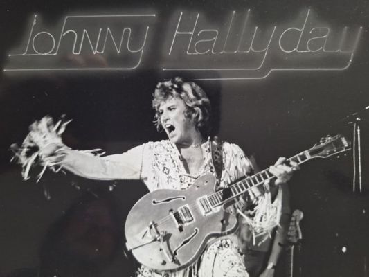 Michel Stobac - (x2) Johnny Hallyday, ’The Angel with Laser Eyes’ Tour, 1979 | Catawiki