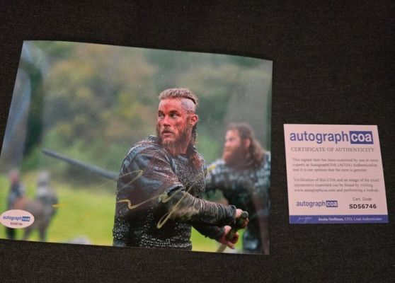 Vikings - Travis Fimmel | Catawiki