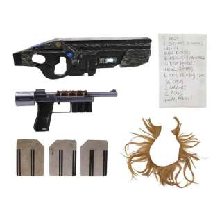 THE DIVERGENT SERIES (2014-2016) - Lot #1228 : Tris Prior‘s (Shailene Woodley) Light-Up Rifle, Note, Cut Hair and Camo Wall Access Cards with Dauntless Pistol