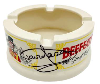 ONLY FOOLS & HORSES - THE NAG’S HEAD - SIGNED BEEFEATER WADE ASHTRAY | Auctioneum Ltd