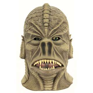 IT THE TERROR FROM BEYOND SPACE Mask by Laura and David Lady | Blacksparrow