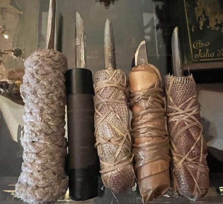 Prison skiffs from TV series Empires- Retractable Blades | misc / divers