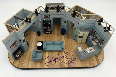 JERRY SEINFELD & LARRY DAVID SIGNED SEINFELD APARTMENT SET REPLICA BECKETT BAS | Activity Auctions