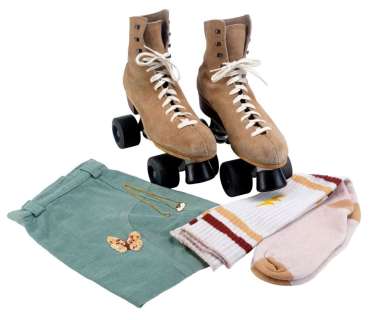 BOOGIE NIGHTS (1997) - Lot #105 : Rollergirl‘s (Heather Graham) Roller Skates, Necklace, Shorts, and Socks