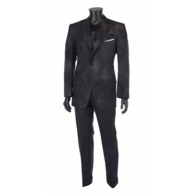 JAMES BOND: QUANTUM OF SOLACE (2008) - Lot #235 : James Bond‘s (Daniel Craig) Distressed Tom Ford Suit