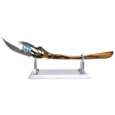 THE AVENGERS (2012) - Lot #658 : King Arts Loki‘s (Tom Hiddleston) Light-Up Chitauri Scepter Replica
