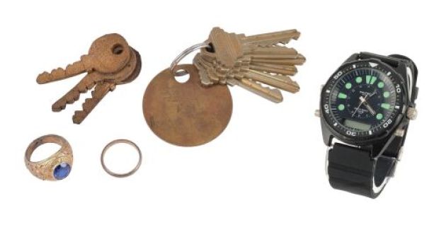 CRIMSON TIDE (1995) - Lot #102 : Mike Papac Collection: Set of Lieutenant Commander Ron Hunter‘s (Denzel Washington) Personal Accessories