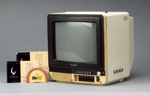 Alien, 1979 TV Monitor and corresponding Crew patch and Premier tickets. | Bonhams