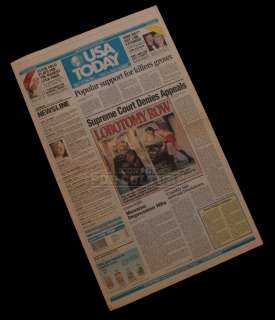Lot 146 - Natural Born Killers – Prop “USA Today” Newspaper – V531