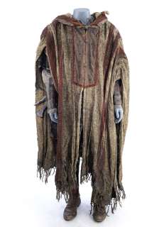 The Great Wall | Tovar’s (Pedro Pascal) Arrival Costume with Swords | Propstore