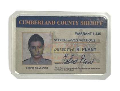 Supernatural (2005 - 2020) - Dean (Jensen Ackles) Robert Plant Cumberland Detective ID | Hanlin Auction Service
