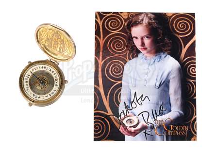 THE GOLDEN COMPASS (2007) - Lot 303 - Lyra‘s (Dakota Blue Richards) Practical Hero Alethiometer