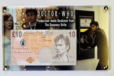 Doctor Who – Production Made 10 Pound Bank Note from ‘The Runaway Bride’-David Tennant Large custom display. | The Movie Reliquary