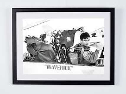 Top Gun (1986) - Tom Cruise (Lt. Pete "Maverick" Mitchell) | Top Gun (1986) - Tom Cruise (Lt. Pete "Maverick" Mitchell) - Fine Art Photography - Luxury Wooden Framed 70X50 cm - Limited Edition Nr 04 of 50 - Serial ID 19982 - - Original Certificate (COA), Hologram Logo Editor and QR Code | Catawiki