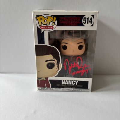 Stranger Things - Signed by Natalia Dyer | Catawiki