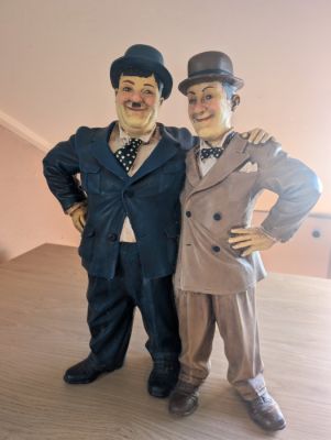 Jun Asilo - Laurel en Hardy 1995 - Musical bell (No reserve price) | Catawiki