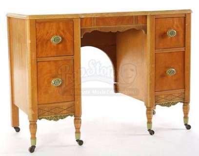 The Twilight Saga | Bella Swan’s Bedroom Desk | Propstore