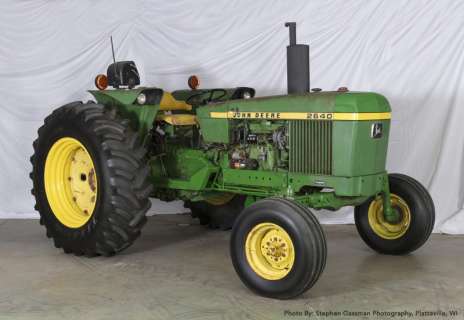 Lot 174 - KEVIN COSTNER DRIVEN JOHN DEERE TRACTOR FROM FIELD OF DREAMS