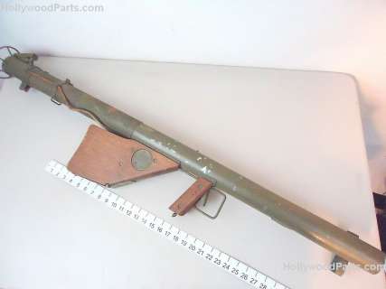 Lot 233 - WINDTALKERS WWII BAZOOKA MOCKUP IN CASE WITH TOOLKIT