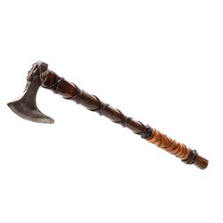 Lot #185 – Vikings (2013-2020) Ragnar Travis Fimmel Publicity Axe Ss 3