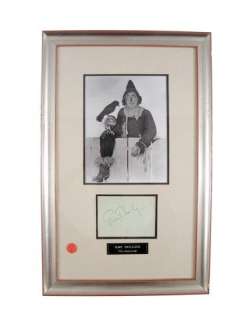 Lot 27 - Wizard Of Oz Scarecrow (Ray Bolger) Autographed Display