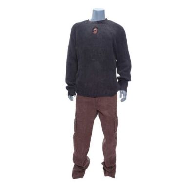 END OF DAYS (1999) - Lot #165 : Jericho Cane‘s (Arnold Schwarzenegger) Distressed Final Battle Ensemble