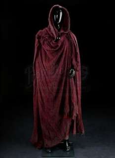 Warcraft - Lot 99 - Medivh‘s (Ben Foster) Burgundy Cape and Pants