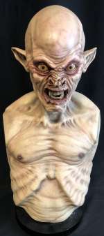 From Dusk Till Dawn (1996) - Vampire Bust | Hanlin Auction Service